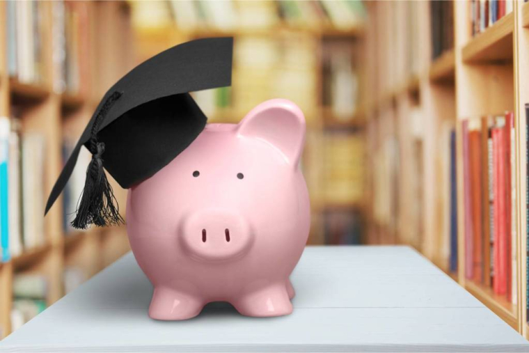 Étudiants : comment financer vos études ? / iStock.com - artisteer