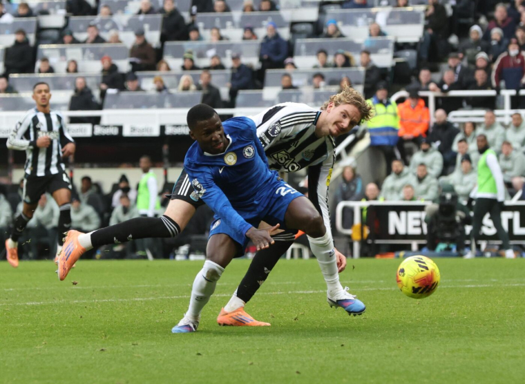 Chelsea battu par Newcastle avant de retrouver le PSG