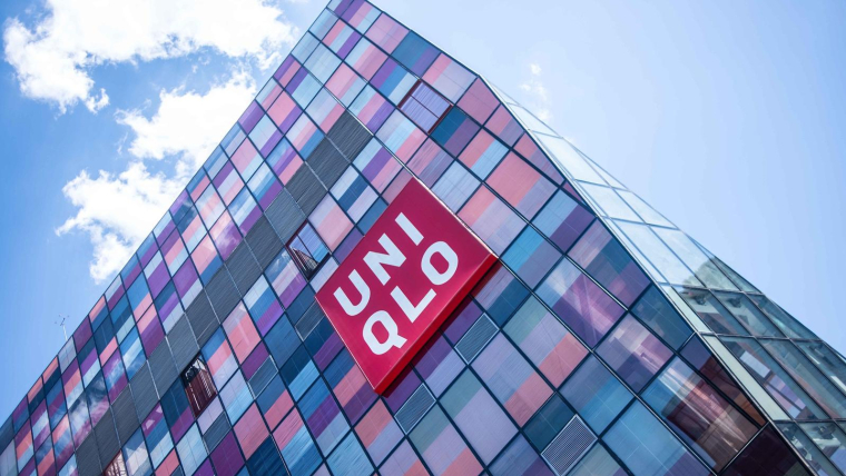 La marque japonaise Uniqlo connaît un succès fou avec son sac banane à 14,90 euros. (illustration) (Pixabay / calvision)
