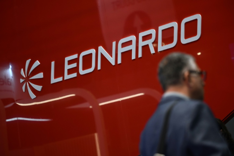 Le logo du géant italien Leonardo à Milan, en Italie, le 16 octobre 2024 ( AFP / MARCO BERTORELLO )
