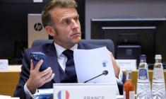 Le président Emmanuel Macron au sommet des leaders de l'UE à Bruxelles, le 23 octobre 2025 ( POOL / Yves Herman )