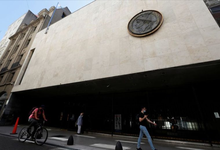 La façade de la bourse de Buenos Aires dans le quartier financier de Buenos Aires
