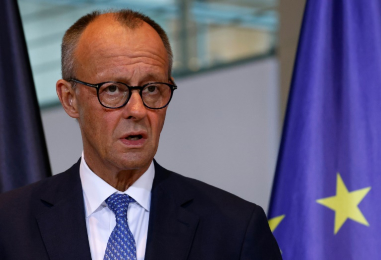 Le chancelier allemand Friedrich Merz s'adresse aux journalistes à la Chancellerie, à Berlin, le 21 juillet 2025 ( AFP / Odd ANDERSEN )