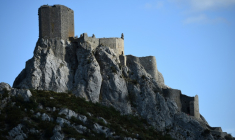 Photo prise le 25 juillet 2015 du château de Quéribus, un ancien "château  cathare" à Cucugnan, dans l'Aude  ( AFP / STEPHANE DE SAKUTIN )