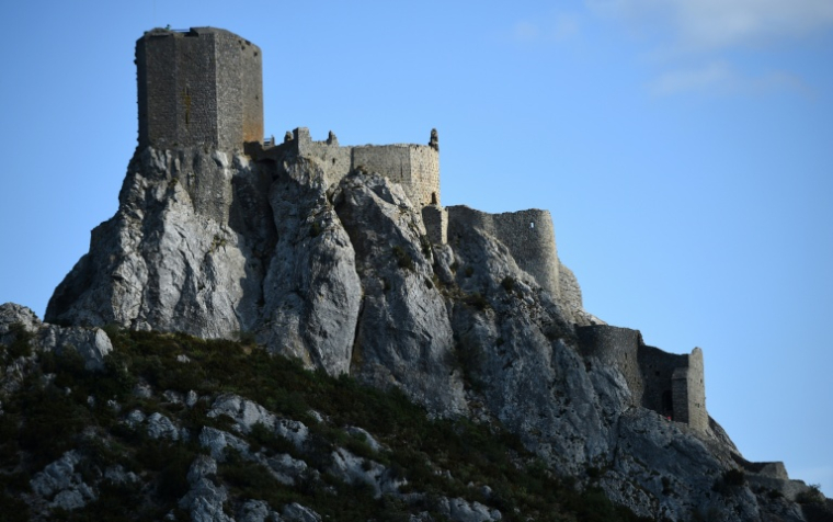 Photo prise le 25 juillet 2015 du château de Quéribus, un ancien "château  cathare" à Cucugnan, dans l'Aude  ( AFP / STEPHANE DE SAKUTIN )