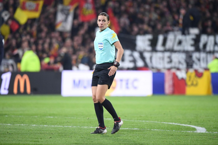 Roberto De Zerbi : « Mme Frappart est pour moi la meilleure arbitre de Ligue 1 »