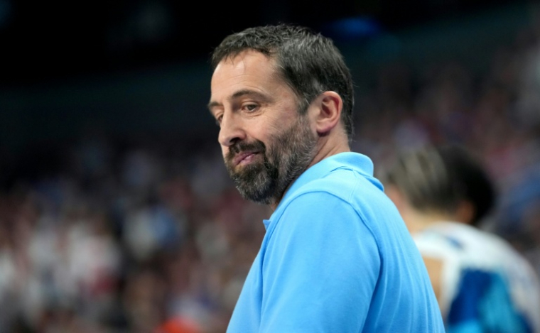Le sélectionneur des Bleus Frédéric Fauthoux lors du 8e de finale de l'Euro de basket contre la Géorgie, le 7 septembre 2025 à Riga ( AFP / Gints Ivuskans )