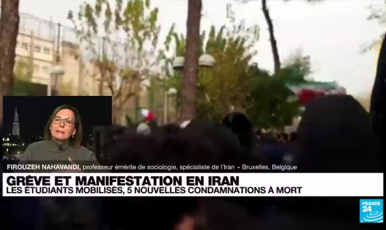 Manifestations en Iran : "le poids social des étudiants est très important"