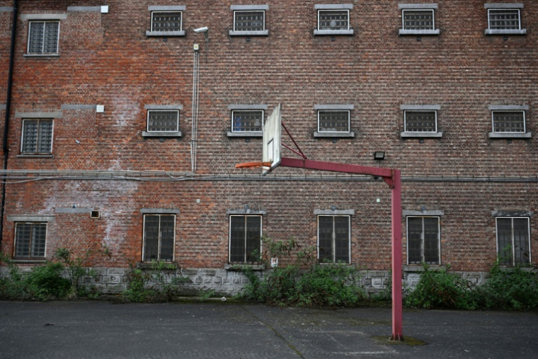 La prison désaffectée de Forest, à Bruxelles, le 31 mars 2026 ( AFP / Nicolas TUCAT )