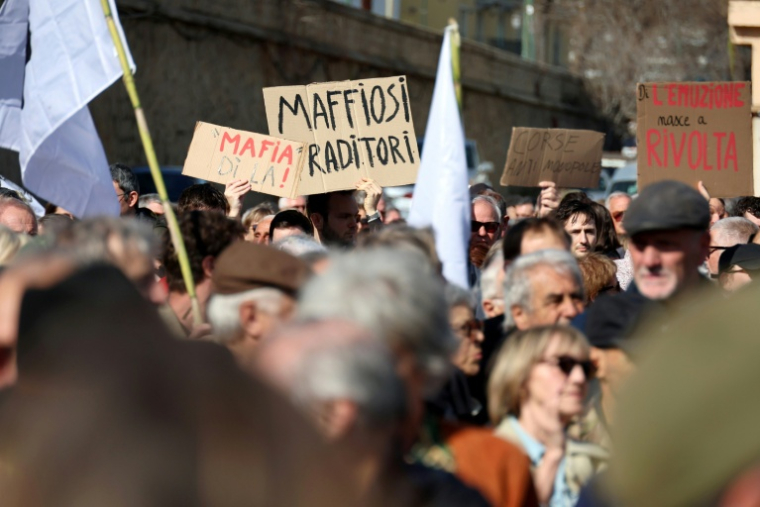 Manifestation contre l'emprise de la mafia en Corse, à Ajaccio, le 8 mars 2025 ( AFP / PASCAL POCHARD-CASABIANCA )