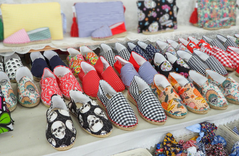 Kate Middleton est une grande fan des espadrilles compensées de la marque espagnole Castañer. ( crédit photo : Getty Images )