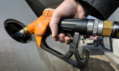 La fédération Mobilians demande au gouvernement un plan d'aide pour les stations-service indépendantes ( AFP / PHILIPPE HUGUEN )