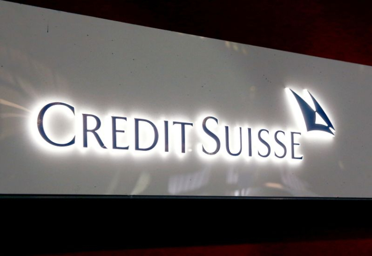 CREDIT SUISSE RÉDUIT LA TAILLE DE SA BANQUE D'INVESTISSEMENT ET SE CONCENTRE SUR LA GESTION DE FORTUNE