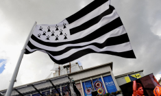 ( AFP / FRED TANNEAU )