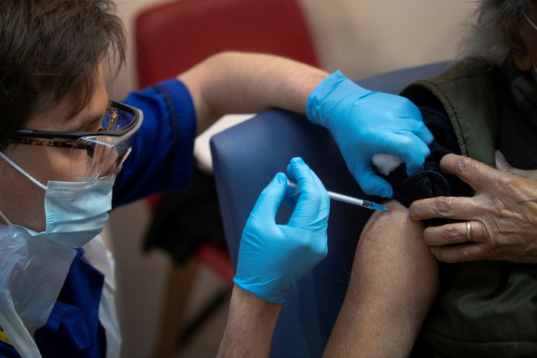 CORONAVIRUS: LES EXPERTS AUPRÈS DE LA FDA AUX USA APPROUVENT LE VACCIN PFIZER-BIONTECH