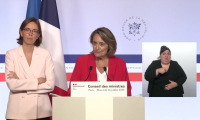 Le budget de Bayrou a la "vertu du courage", a dit Macron (Primas)