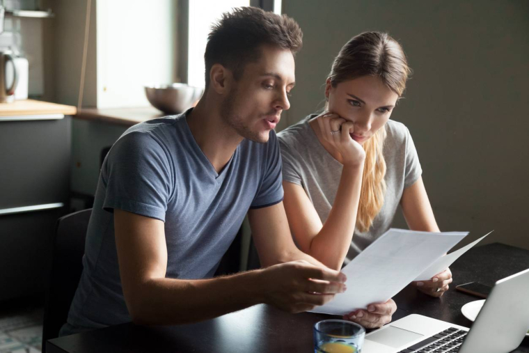 Immobilier, les banques demandent un apport personnel plus important / iStock-fizkes