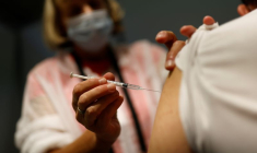 LA HAS RECOMMANDE D'ÉLARGIR LA CAMPAGNE DE RAPPEL CONTRE LE COVID-19