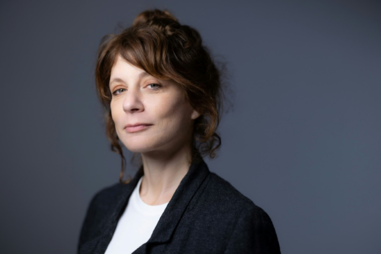 La romancière Sarah Chiche lors du festival de littérature "Les Correspondances" à Manosque, le 25 septembre 2025 dans les Alpes-de-Haute-Provence ( AFP / JOEL SAGET )