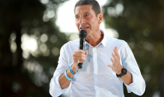 David Lisnard, maire de Cannes et candidat à la présidentielle de 2027, lors d'un rassemblement à Cannes, le 29 août 2026 ( AFP / Valery HACHE )