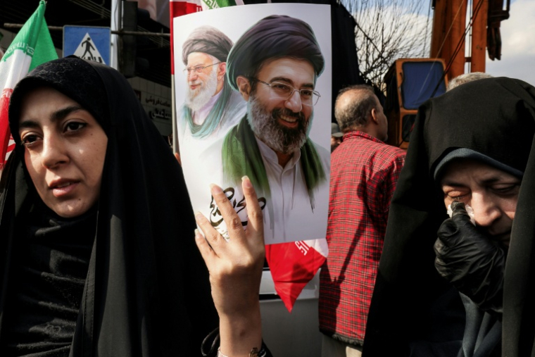 Manifestation de soutien au nouveau guide suprême iranien Mojtaba Khamenei, le 9 mars 2026 à Téhéran ( AFP / Atta KENARE )