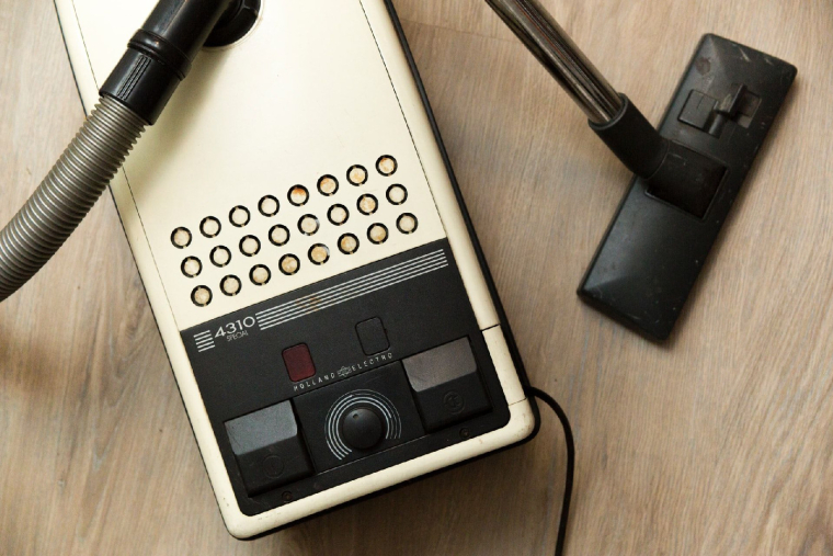 C'est une bonne nouvelle pour l'environnement et pour le porte-monnaie des consommateurs: la durée de vie des produits électroniques s'accroît. (Crédits photo : Unsplash - Lukas ter Poorten )