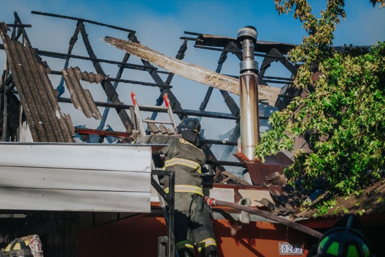 Après un incendie, les victimes doivent déclarer les dégâts à leur assurance habitation dans les cinq jours ouvrés afin d'obtenir une indemnisation. (illustration) (Oscar Sánchez / Pexels)