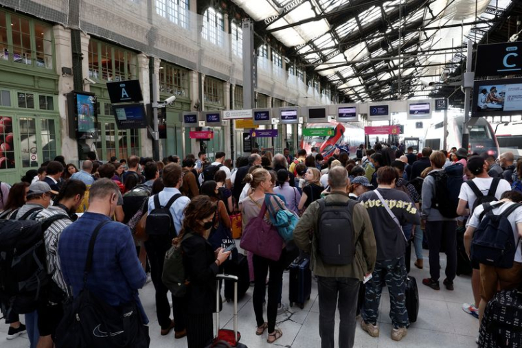 TRAFIC PERTURBÉ SUR LE RÉSEAU SNCF EN RAISON D'UNE GRÈVE