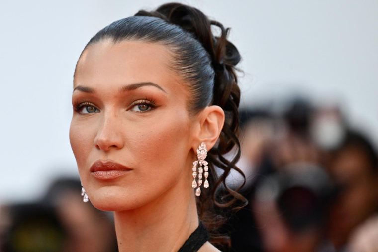 Bella Hadid à Cannes, le 23 mai 2024. ( AFP / CHRISTOPHE SIMON )