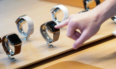 CHINE ET SERVICES DEVRAIENT DOPER LE 3E TRIMESTRE D'APPLE
