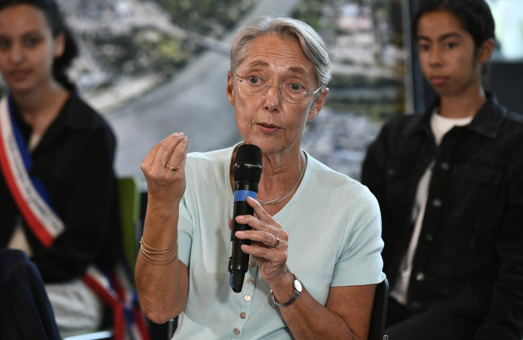 La Première ministre d'Elisabeth Borne, le 19 mai 2021 aux Mureaux. ( AFP / STEPHANE DE SAKUTIN )