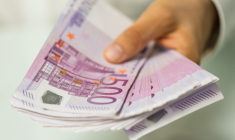 Quel impact fiscal pour un rachat effectué sur une assurance-vie avant ou après le 31 décembre ? ( Crédits : © Vegefox.com - stock.adobe.com)