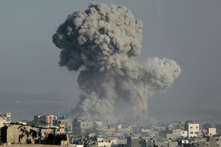 De la fumée s'élève après une frappe israélienne sur Jabalia, dans le nord de la bande de Gaza, le 28 juin 2025 ( AFP / Bashar TALEB )