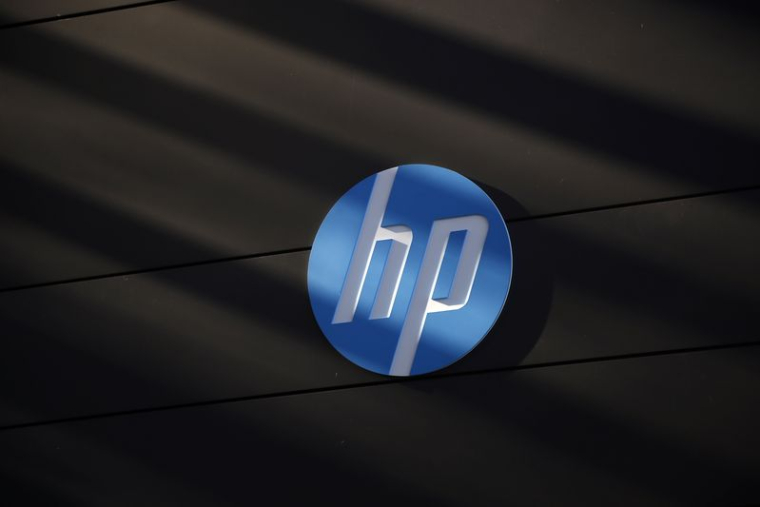 Le logo de Hewlett-Packard est visible au centre de briefing exécutif de l'entreprise.