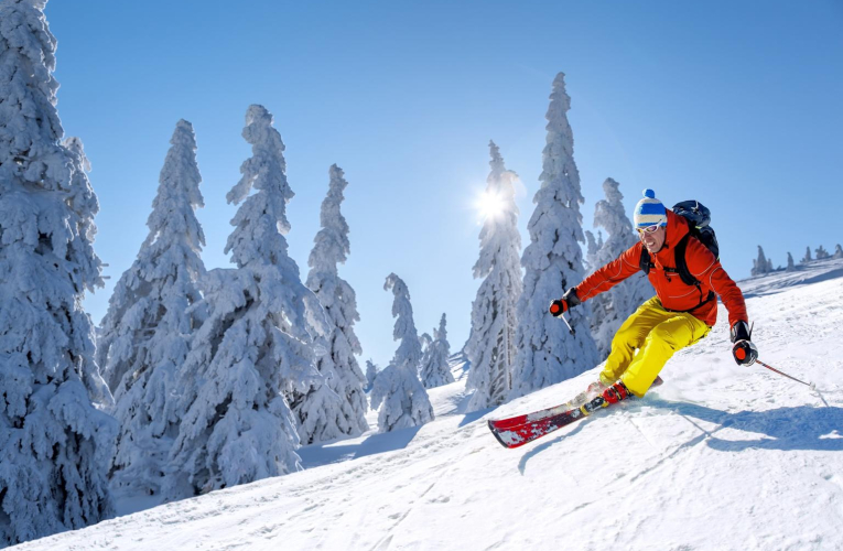 La période de Noël est idéale pour un séjour à la montagne. ( crédit photo : Adobe stock )