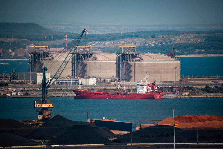 Le pole industriel de Marseille-Fos, en juillet 2020 (illustration) ( AFP / CLEMENT MAHOUDEAU )