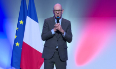 Choose France: la stabilité ne doit pas se faire "sur le dos des entreprise" (Lescure)