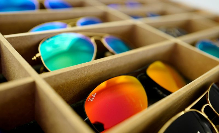 ESSILORLUXOTTICA VEUT "TOURNER LA PAGE" ET BOUCLER LE RACHAT DE GRANDVISION