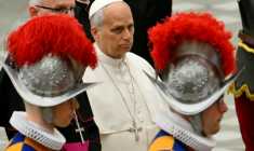 Le pape Léon XIV au Vatican le 6 mai 2026 ( AFP / Alberto PIZZOLI )