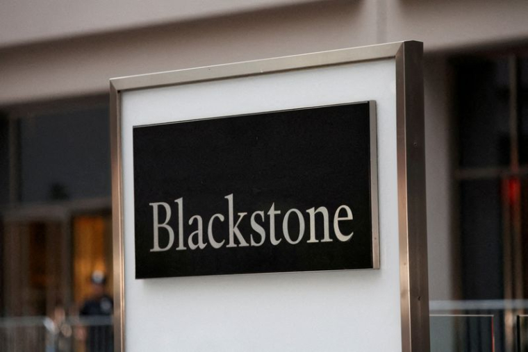 Le logo de Blackstone à Manhattan, à New York