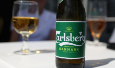Une bière Carlsberg dans un restaurant de Copenhague, Danemark