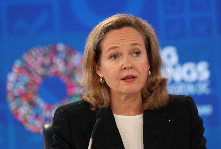 Nadia Calvino, vice-Première ministre espagnole et présidente du comité IMFC, chargé de conseiller le Fonds monétaire international (FMI) sur les questions monétaires et financières le 14 avril à Washington DC. ( GETTY IMAGES NORTH AMERICA / KEVIN DIETSCH )