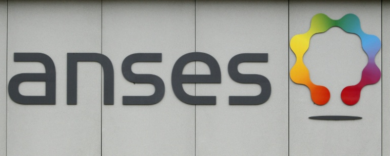 Le logo de l'Anses à l'entrée de son siège à Maison-Alfort, le 7 juillet 2015 ( AFP / MATTHIEU ALEXANDRE )
