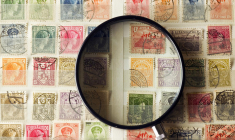 Jusque dans les années 1980, les collections de timbres s’appréciaient de 5 à 10% par an en moyenne. Depuis, elles ont perdu énormément de leur valeur. Plusieurs facteurs ont contribué au déclin du timbre de collection en tant que placement. ( crédit photo : Getty Images )