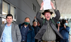 LA JUSTICE NÉERLANDAISE ORDONNE À SHELL DE RÉDUIRE SES ÉMISSIONS DE GES