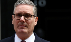 Le Premier ministre Keir Starmer lors de l'annonce de sa démission devant Downing Street, à Londres, le 22 juin 2026 ( AFP / HENRY NICHOLLS )