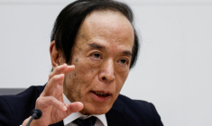 Le gouverneur de la Banque du Japon, Kazuo Ueda, s'exprime lors d'une conférence de presse à Tokyo