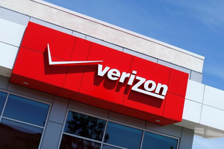 VERIZON VOIT SON BÉNÉFICE GRIMPER ET GAGNE DES ABONNÉS