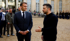 Emmanuel Macron et Volodymyr Zelensky après une réunion à l'Élysée