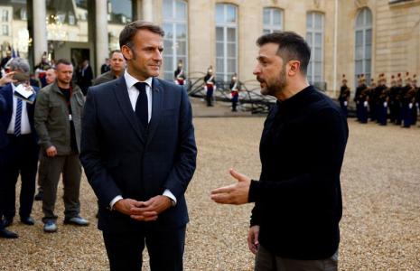 Emmanuel Macron et Volodymyr Zelensky après une réunion à l'Élysée
